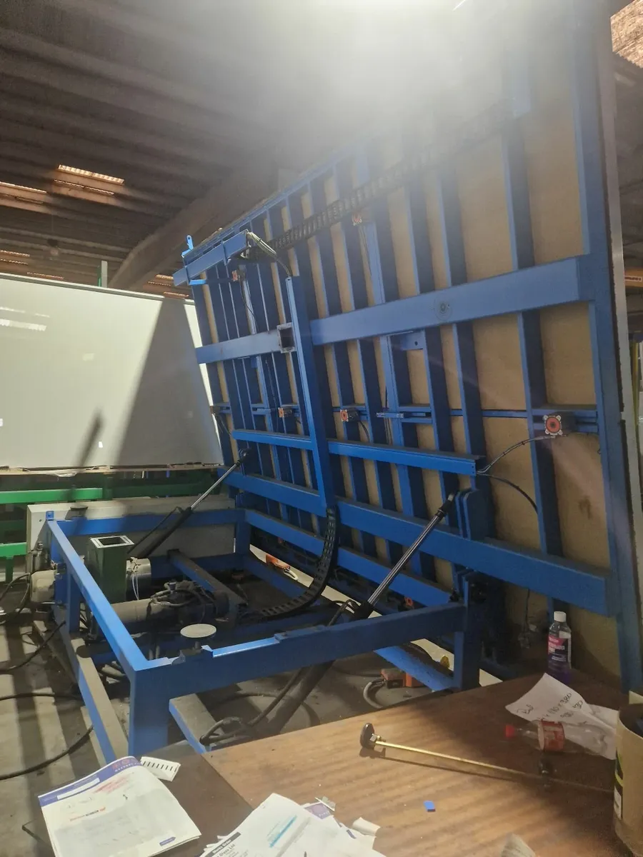 GLASS CUTTING TABLES X 3 - Image 3