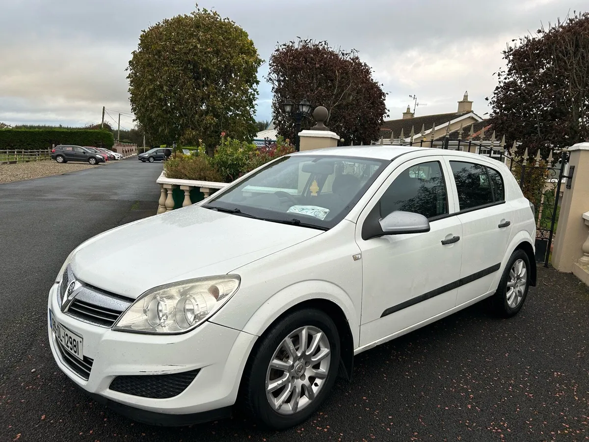 2009 Vauxhall Astra - Image 2