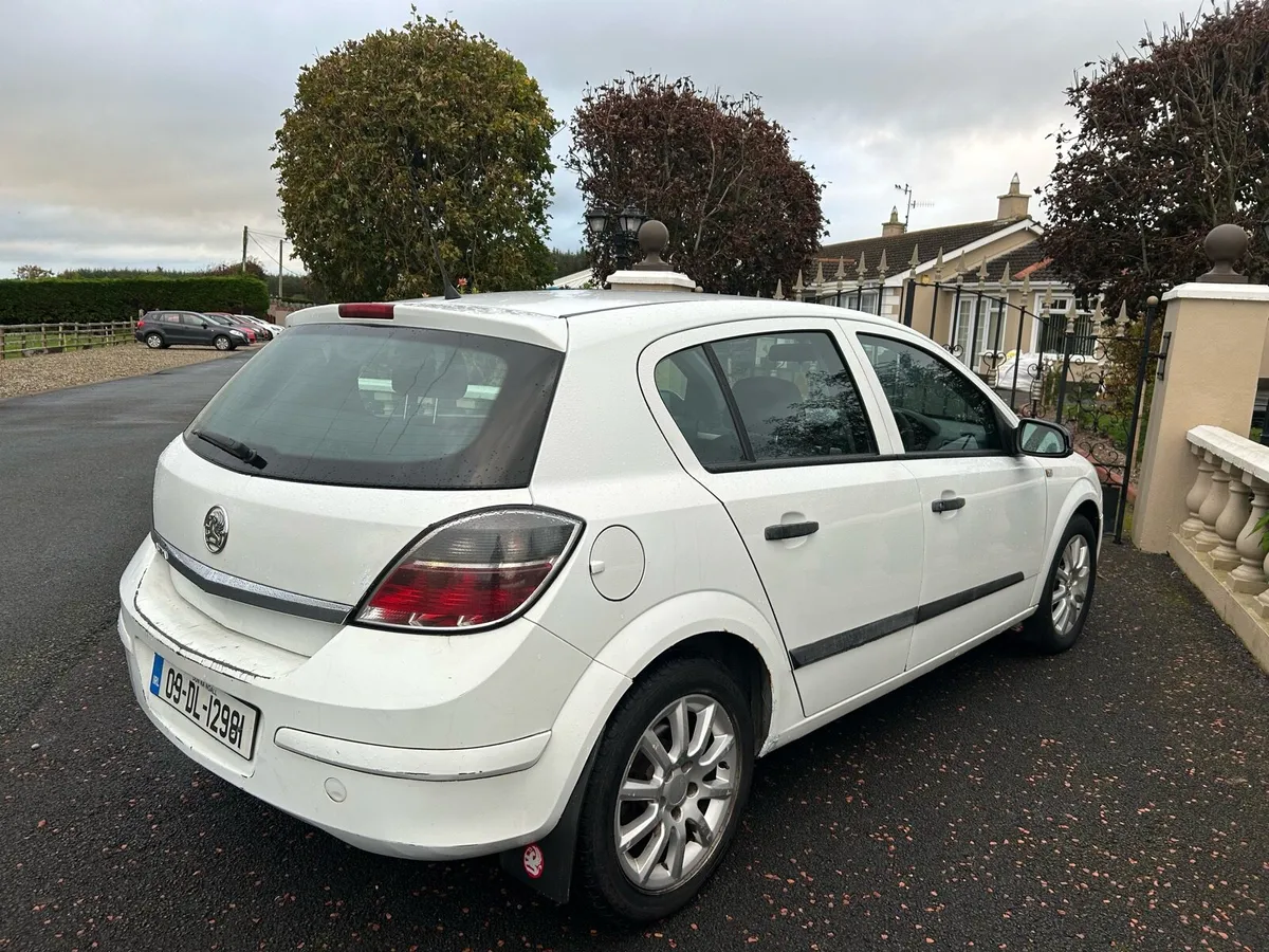 2009 Vauxhall Astra - Image 3