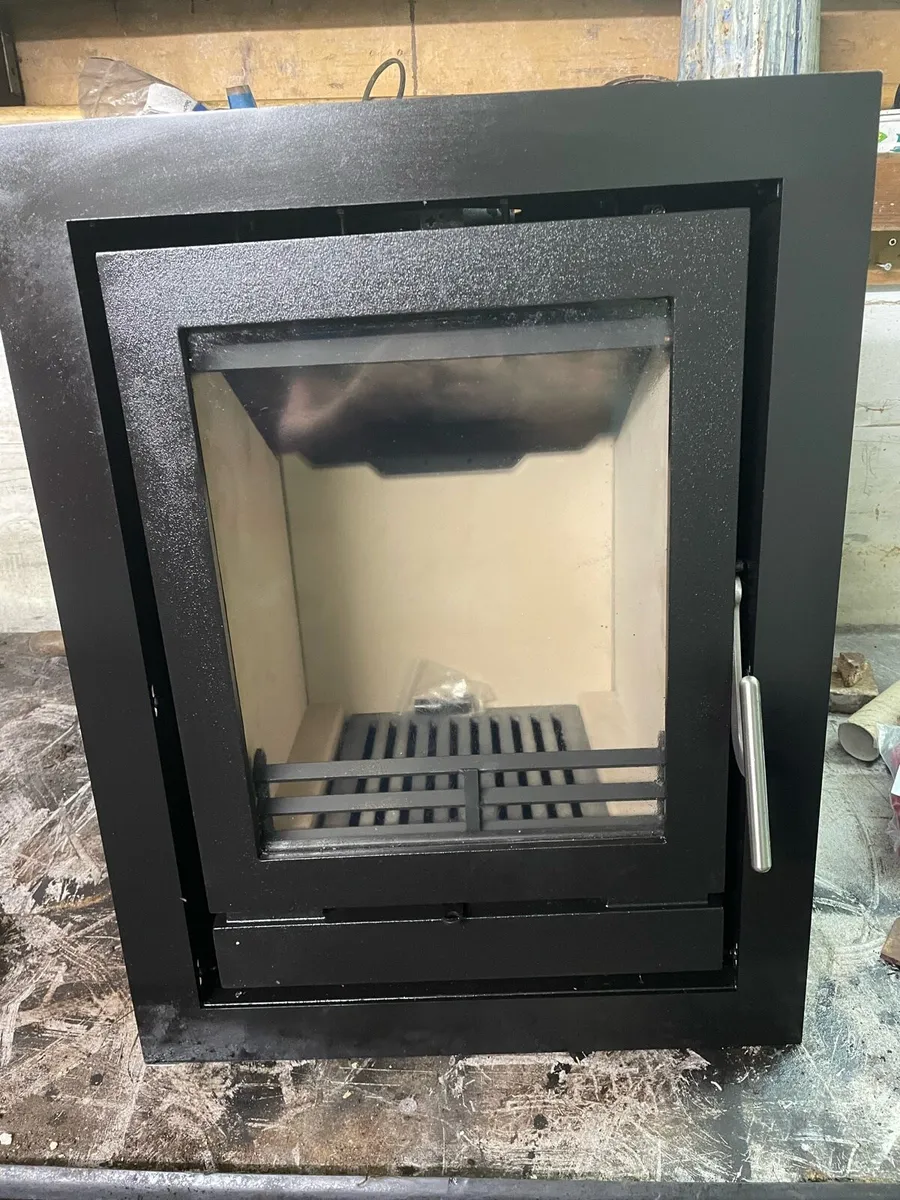 Insert stove. - Image 1