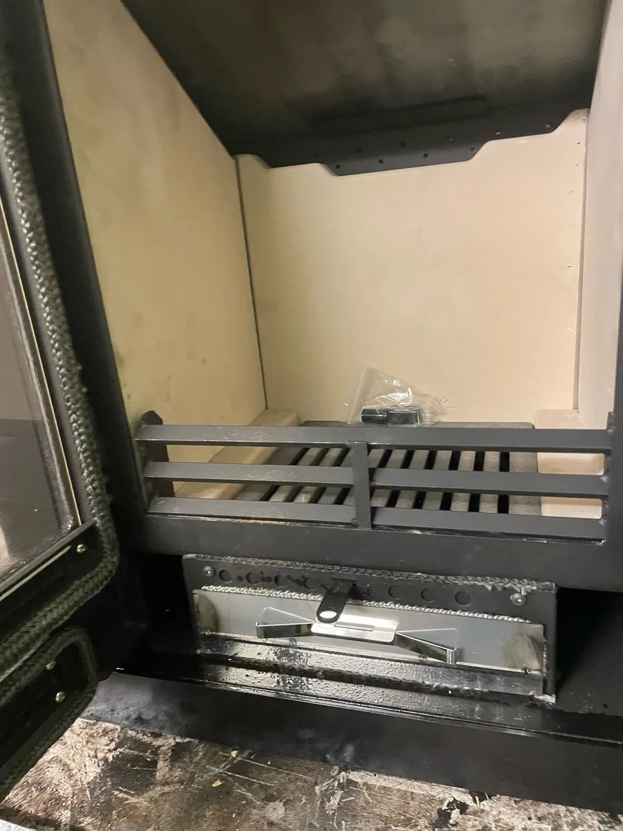 Insert stove. - Image 2