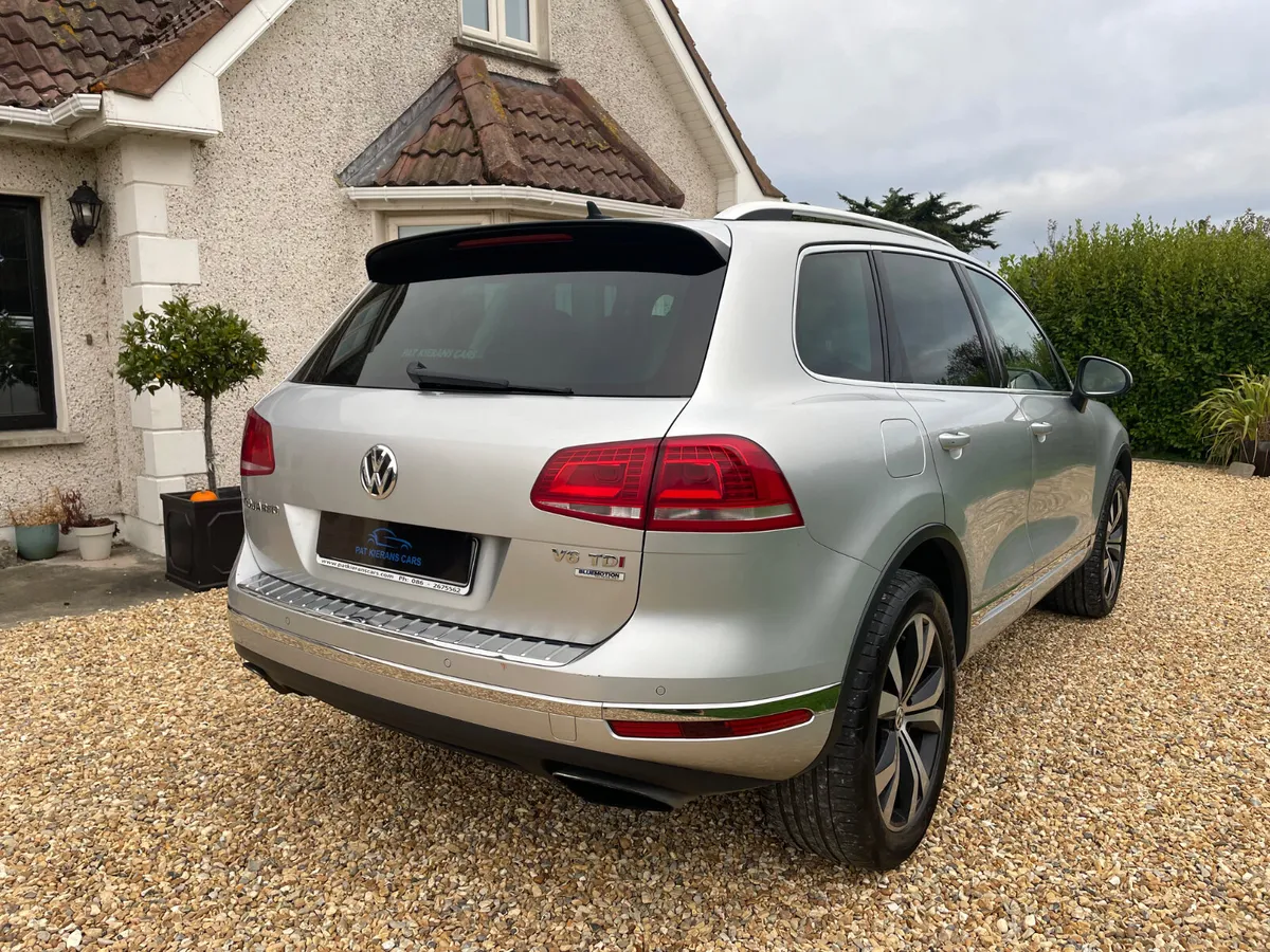 Volkswagen Touareg 2015 - Image 2