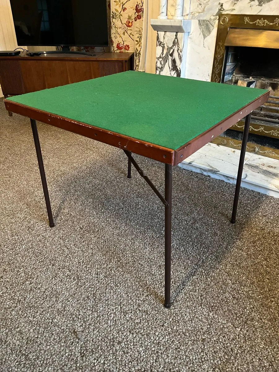 Folding card table - Image 1