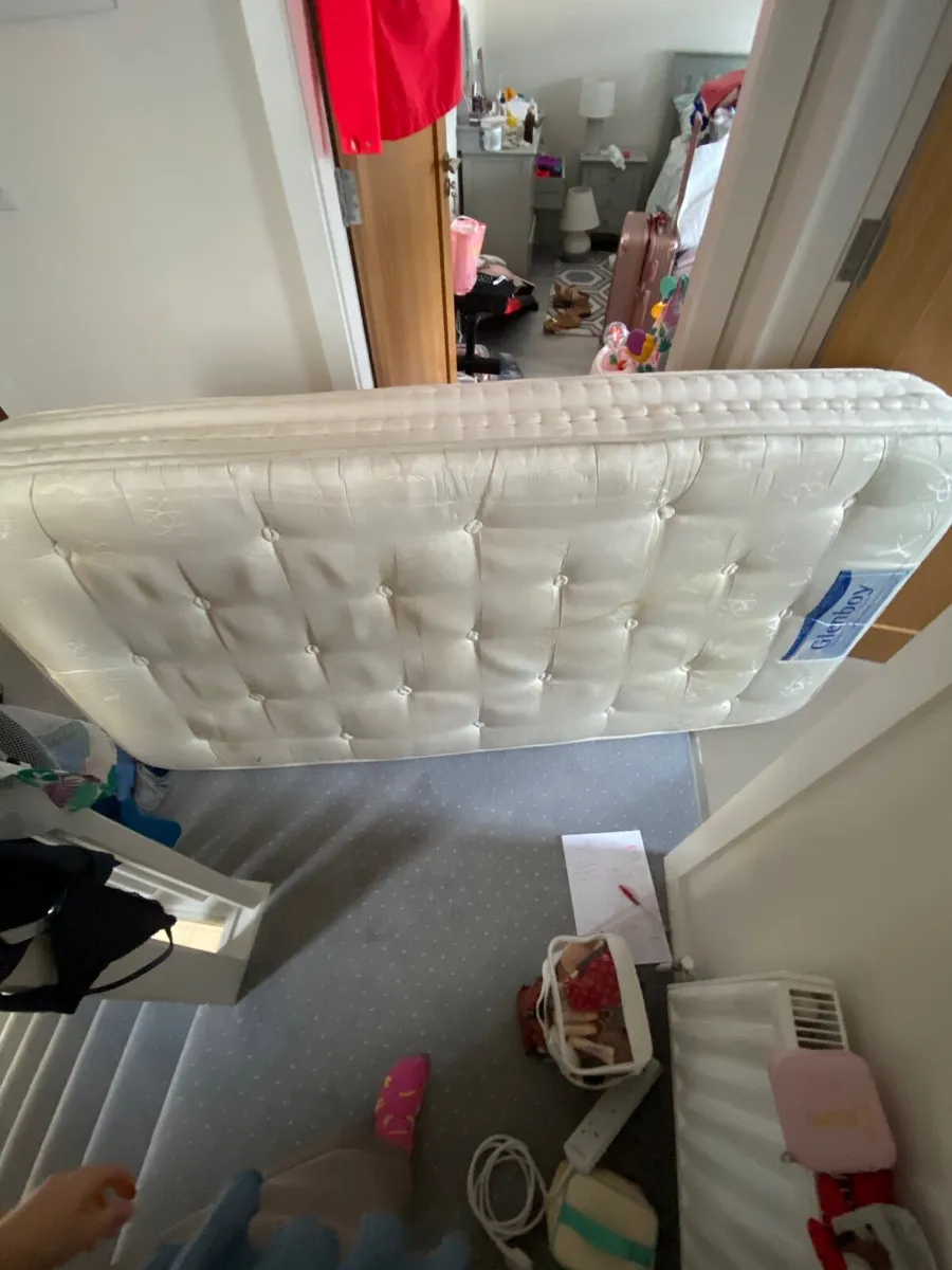 Single bed with drawers for sale with mattress - Image 3