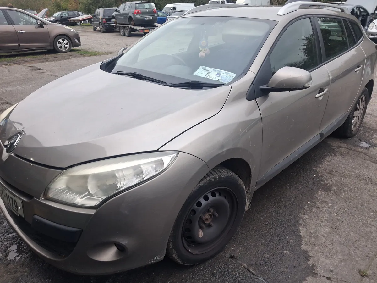 2010 Renault Megane estate parts - Image 2