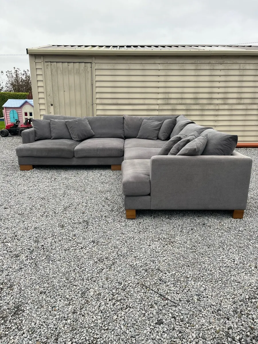 Jumbo L shape modular couch - Image 4