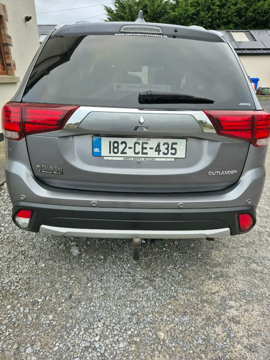 Car - Image 4