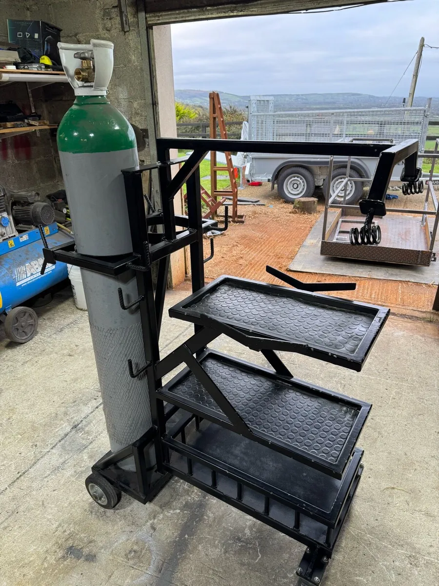 Welding trolley - Image 1