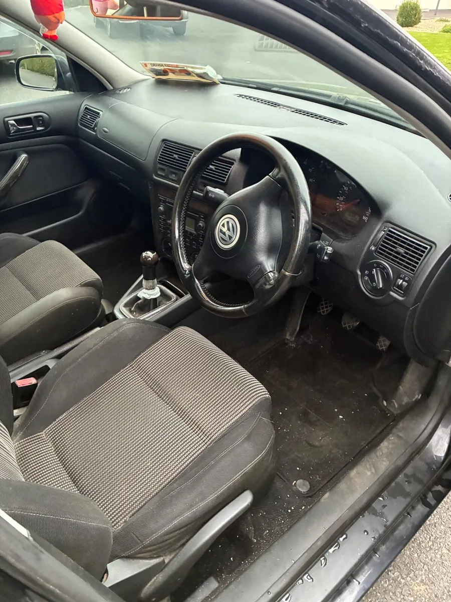 Volkswagen Golf 2003 - Image 2