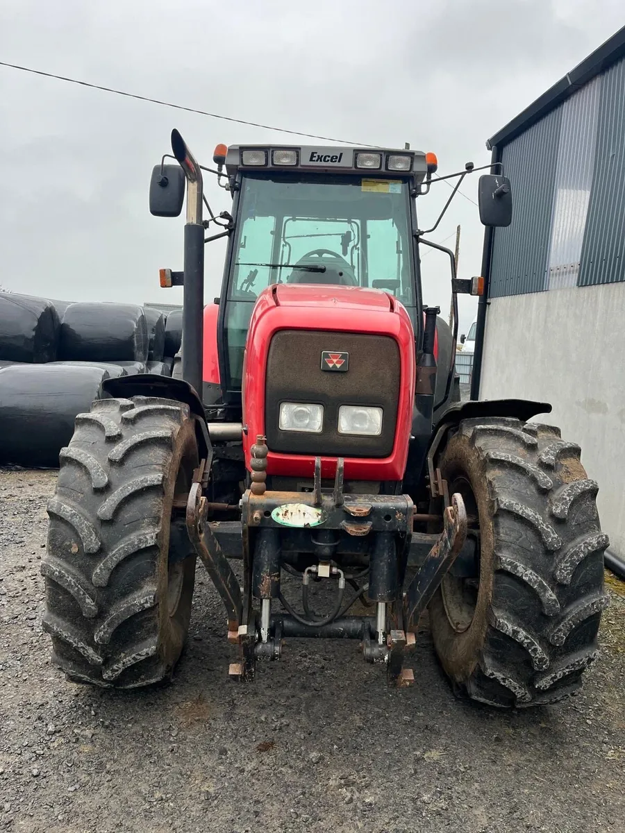 Massey Ferguson 8220 - Image 2