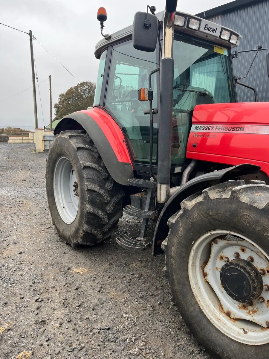 Massey Ferguson 8220 - Image 3