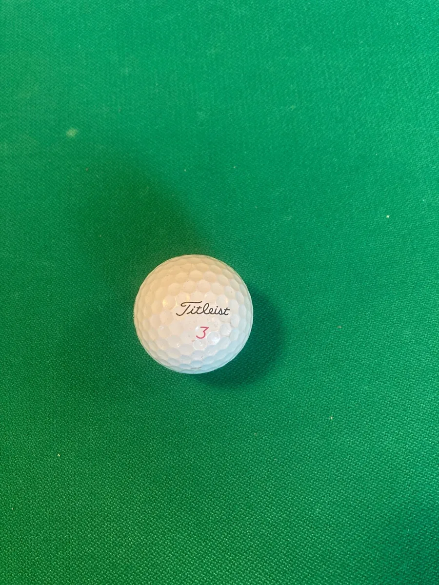 Golf balls - Image 1