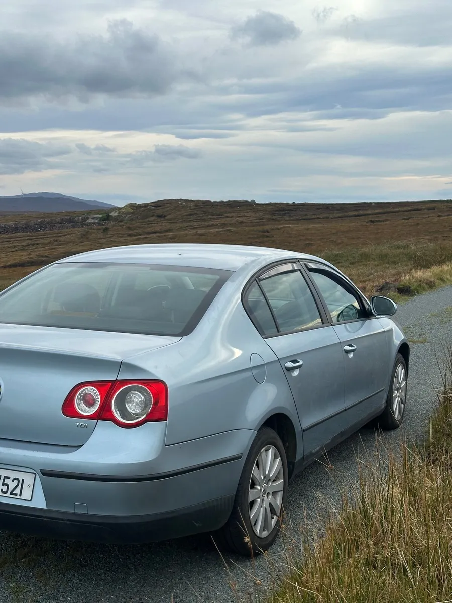 Volkswagen Passat 2005 - Image 3