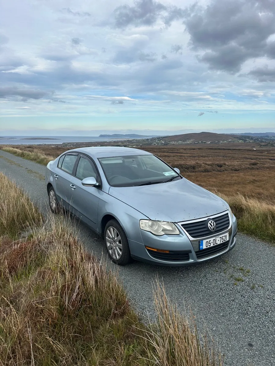Volkswagen Passat 2005 - Image 1