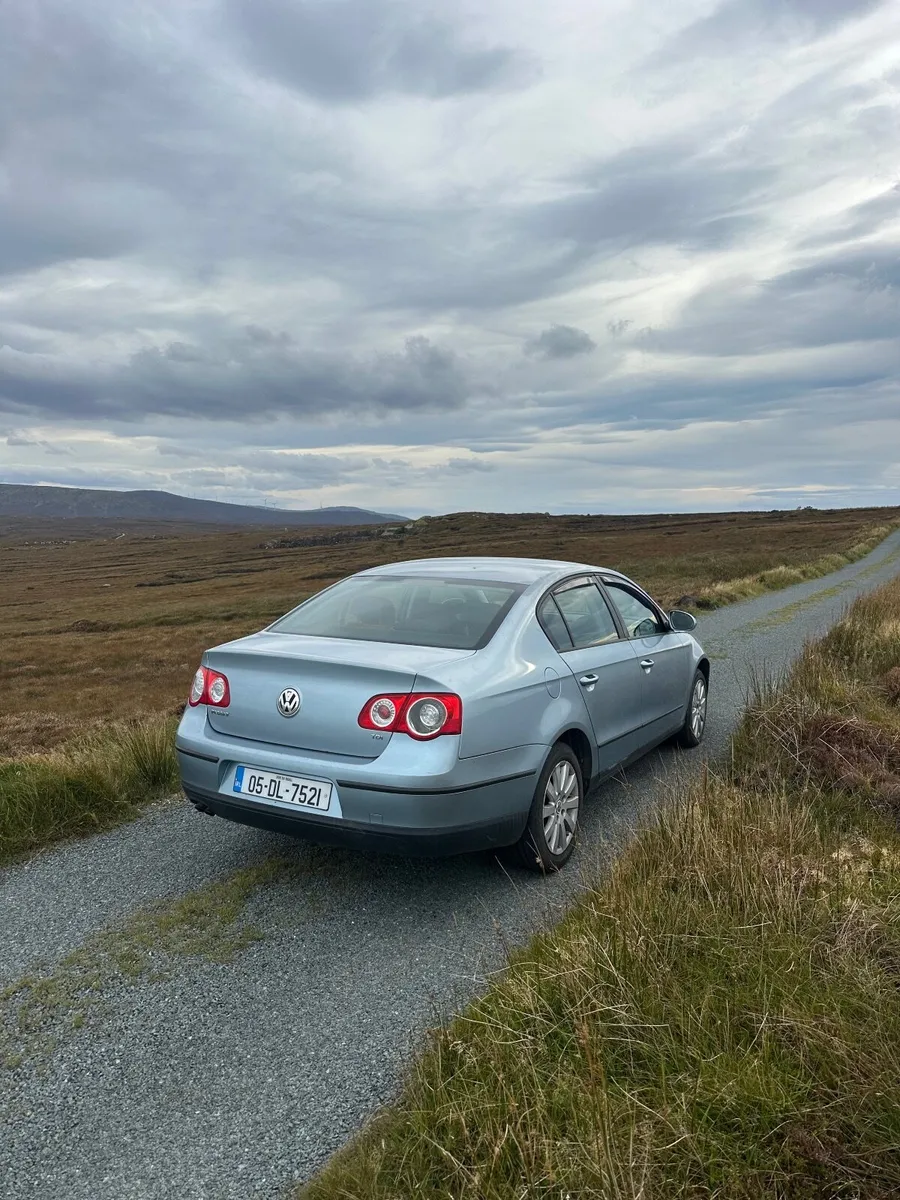 Volkswagen Passat 2005 - Image 4