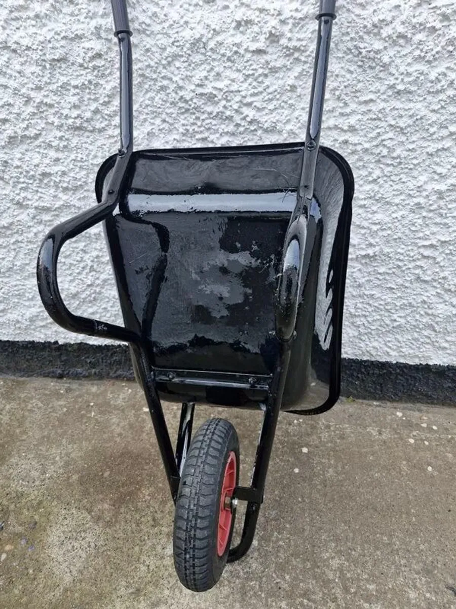 metal wheel barrow freshly painted in great condition - Image 2