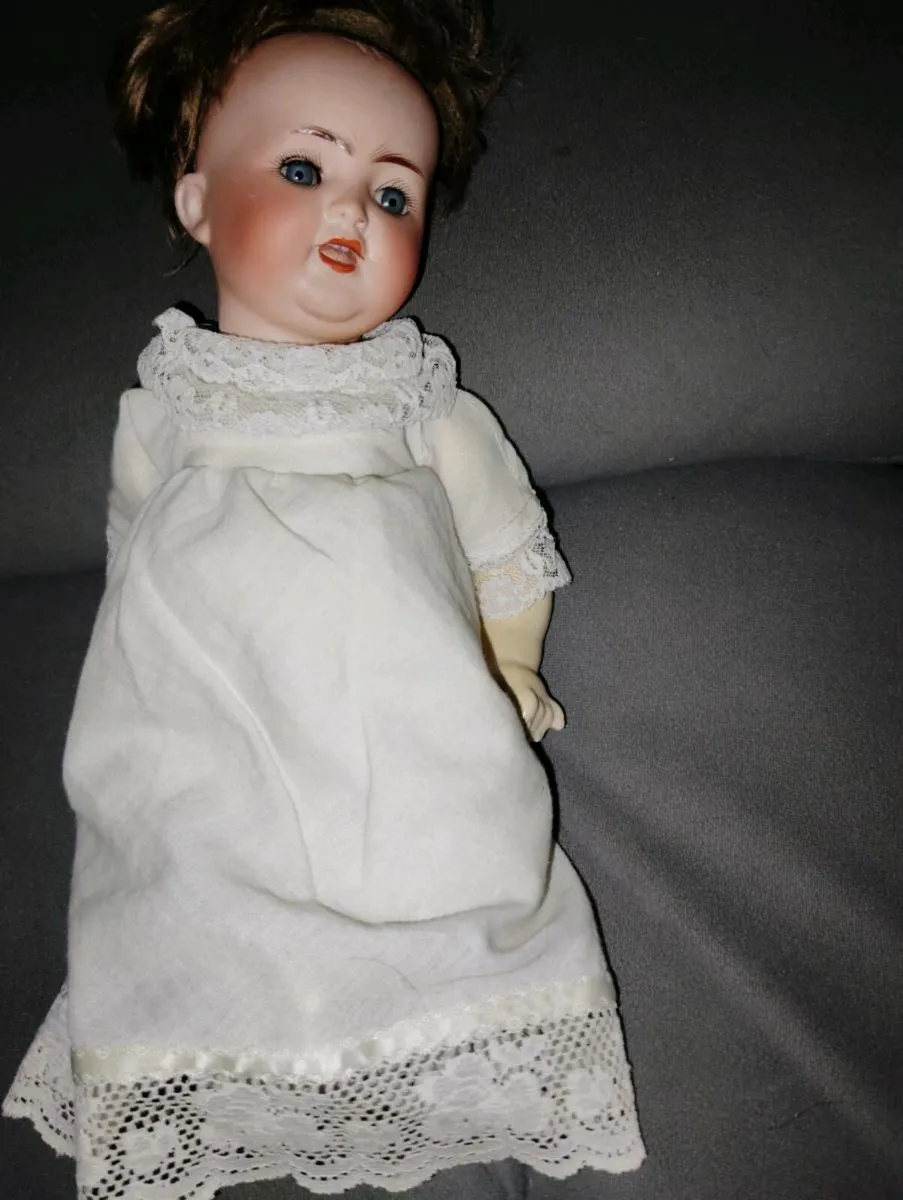 Antiques 1907 porcelain  baby doll. antique - Image 1