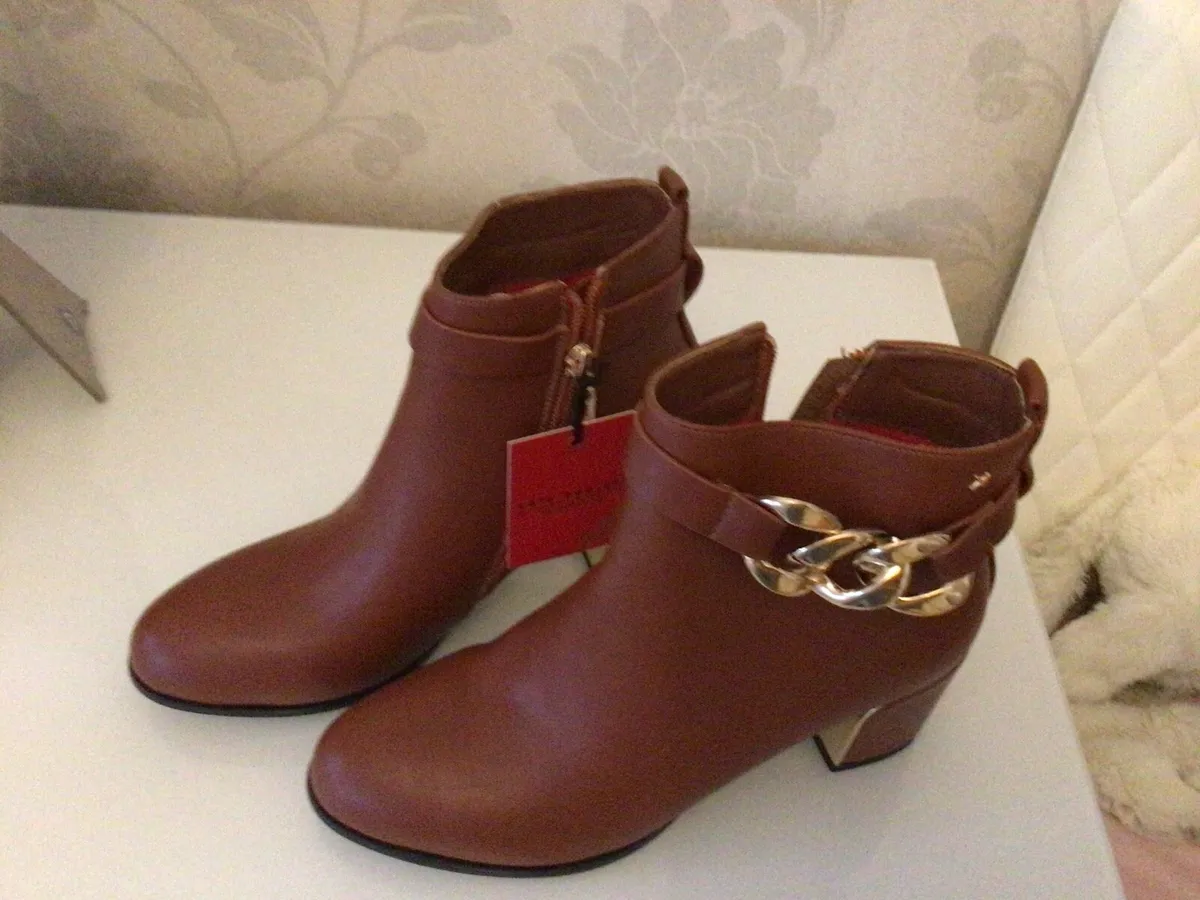 Ladies boots - Image 1