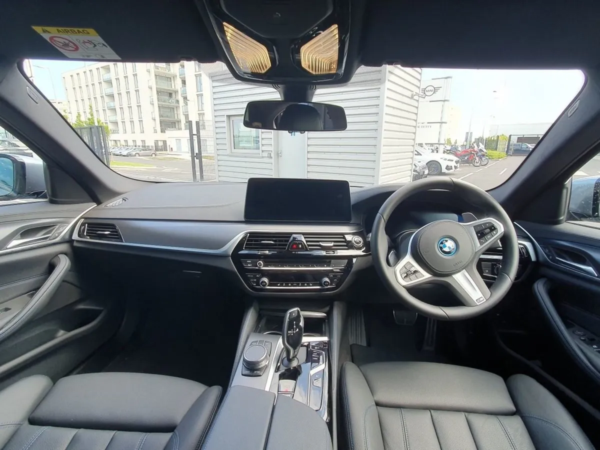 BMW 5 Series 530e M Sport Saloon - Image 4