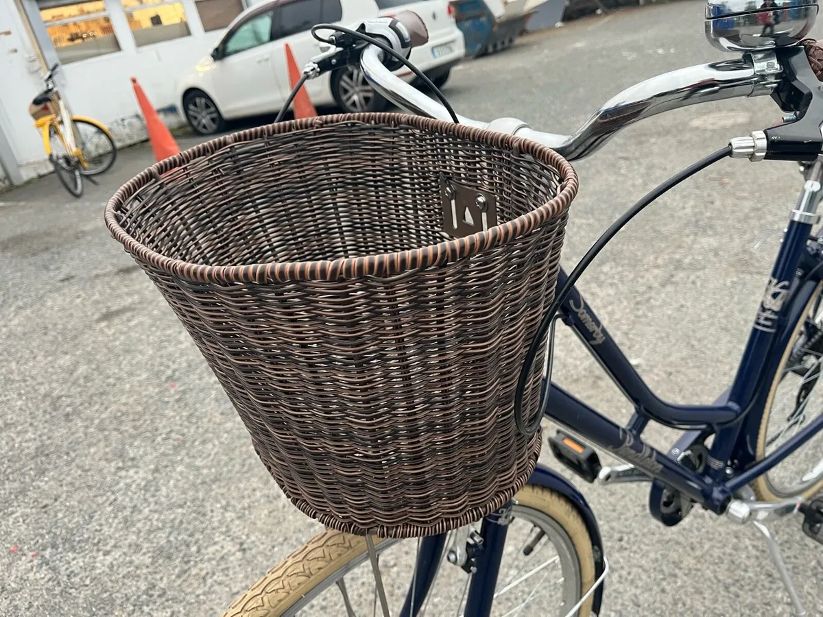 Retro Town Cruiser - Image 3
