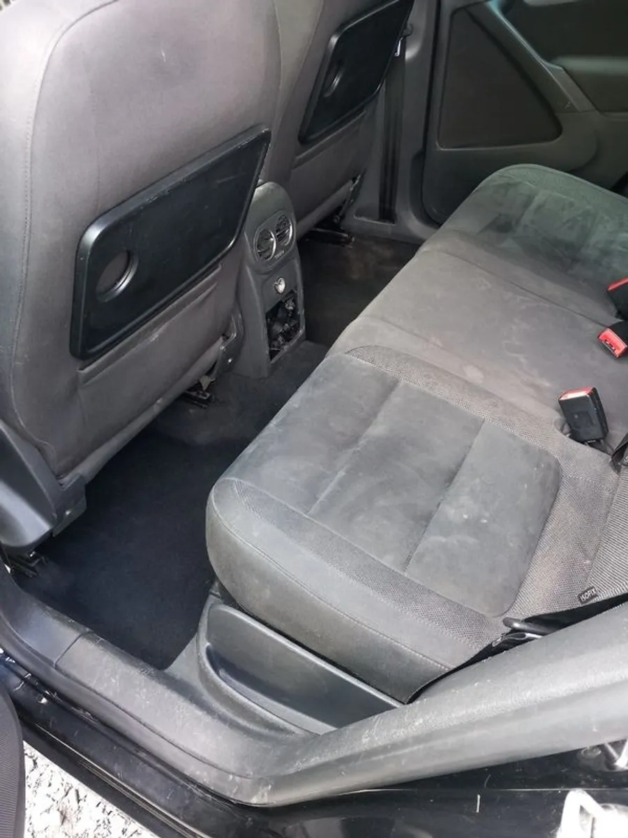 2011 Volkswagen Tiguan - Image 4