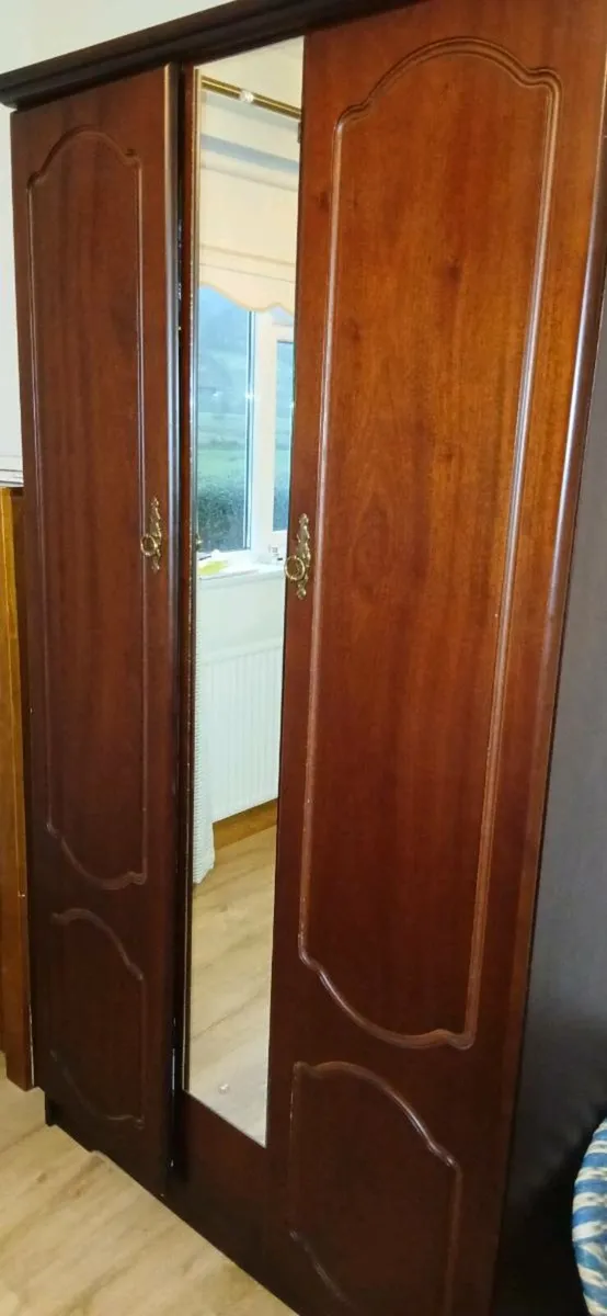 Bedroom furniture - Image 1