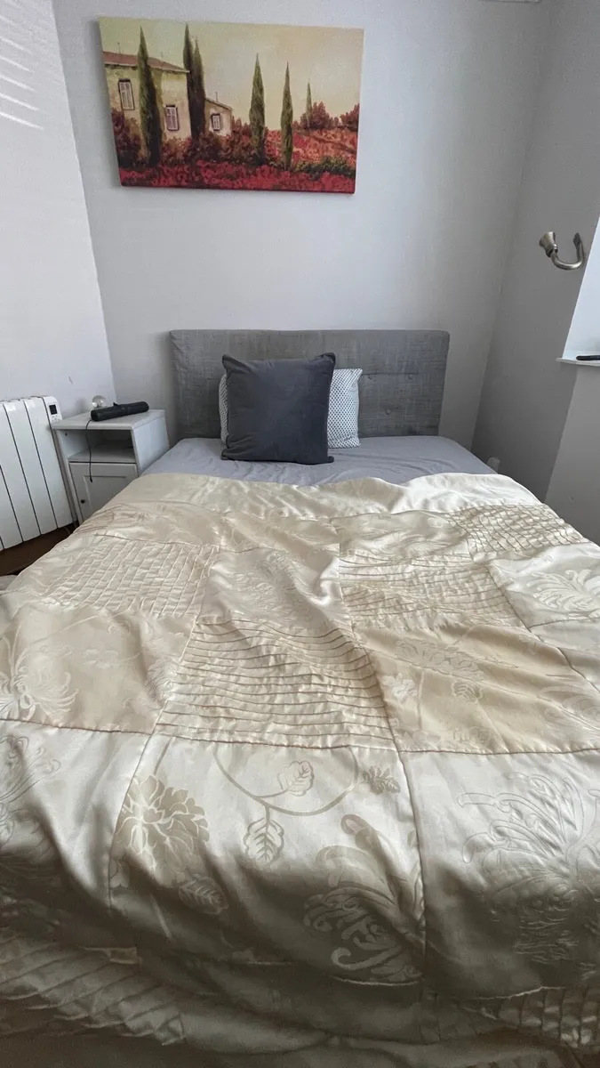 Bed and mattress - Image 1