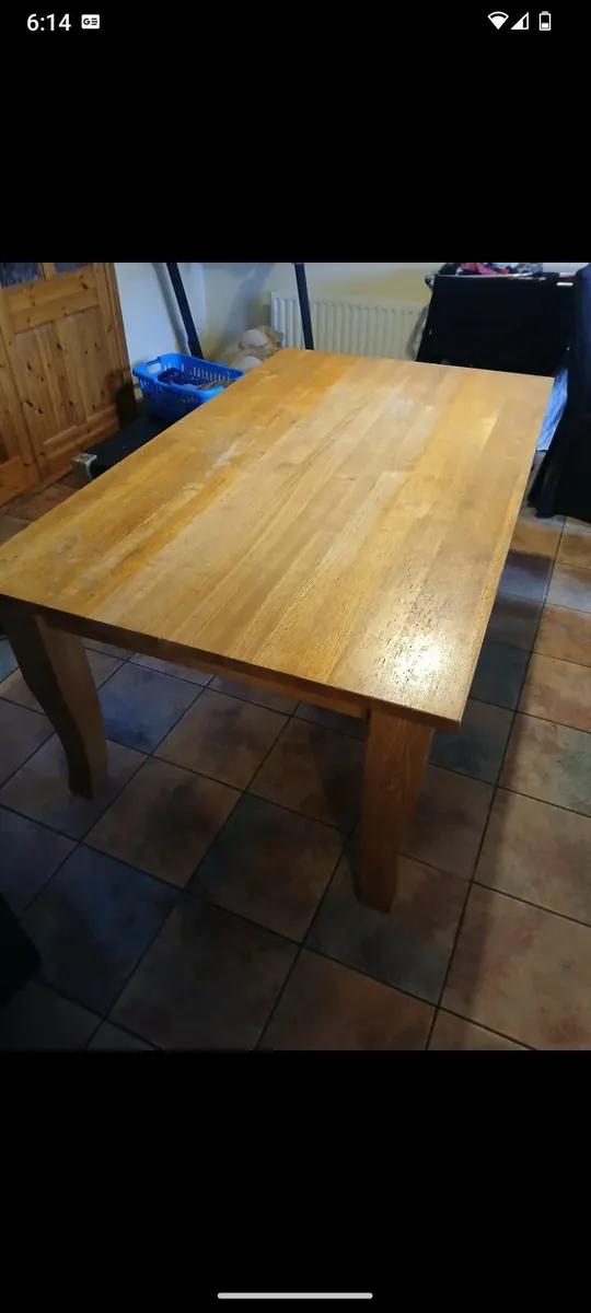 Kitchen table with 6; chairs