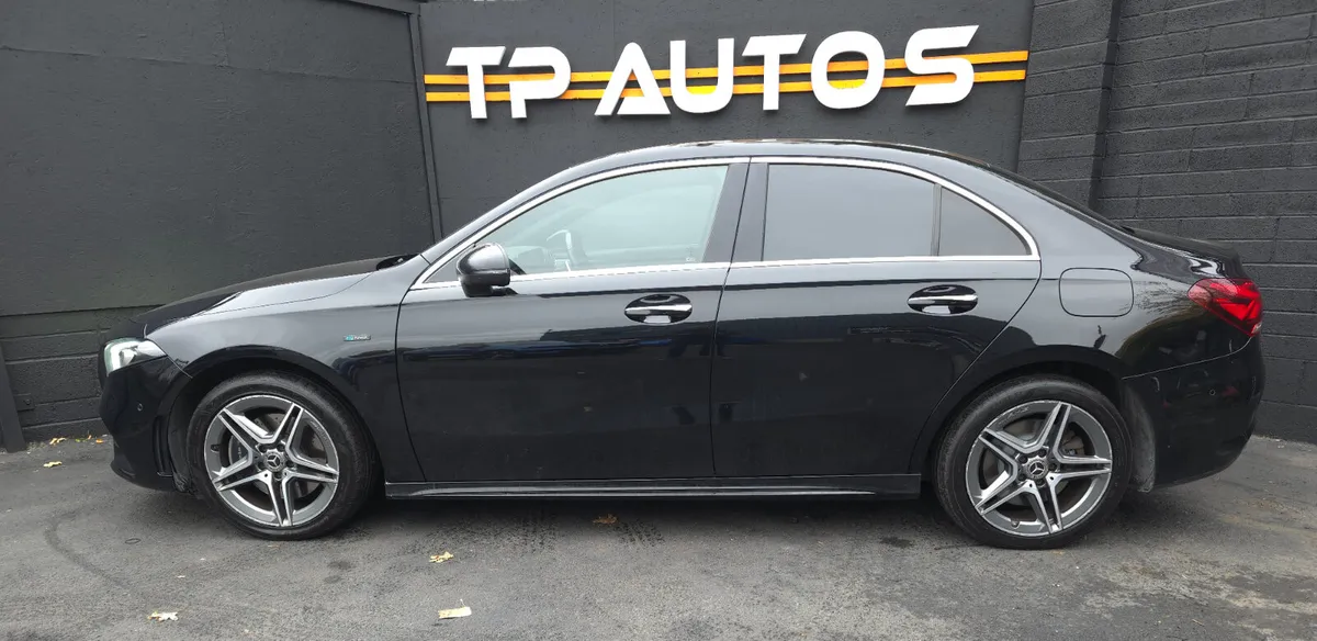 Mercedes-Benz AMG 2020 PAN ROOF - Image 2