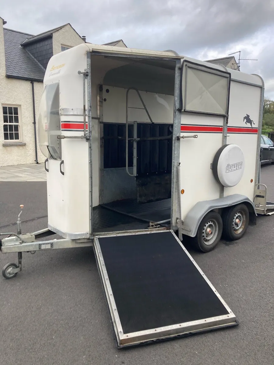 Bateson Deavzille Horse Box - Image 4