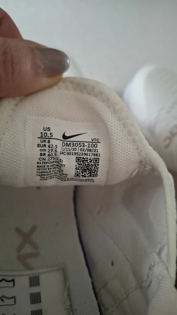NIKE Ladies trainers - Image 1