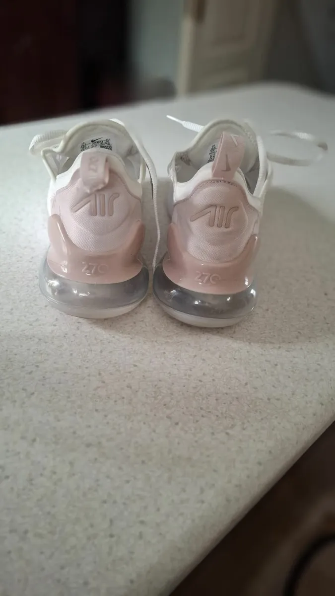 NIKE Ladies trainers - Image 3