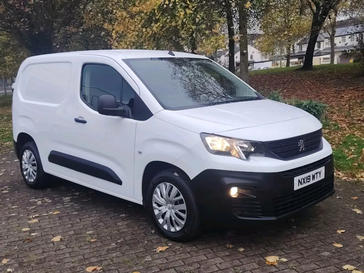2019 Peugeot partner 1.6 hdi diese like new - Image 1