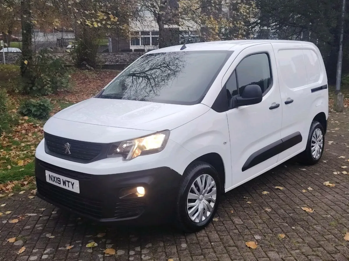 2019 Peugeot partner 1.6 hdi diese like new - Image 2