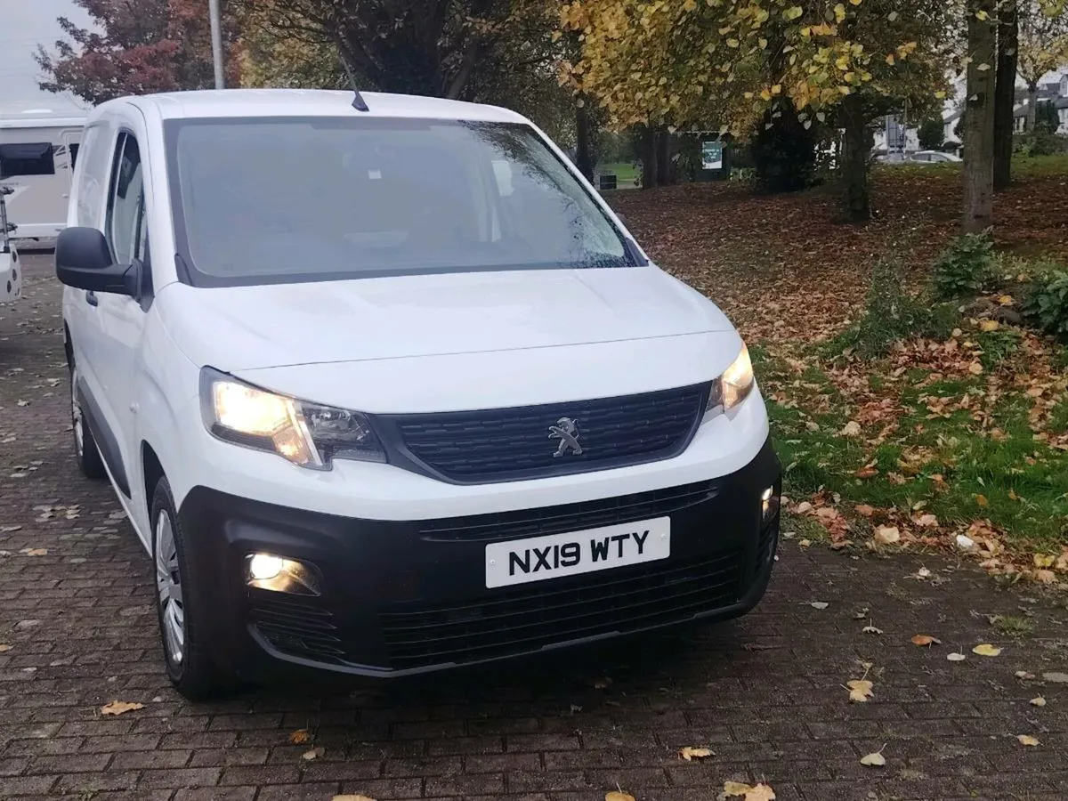 2019 Peugeot partner 1.6 hdi diese like new - Image 4
