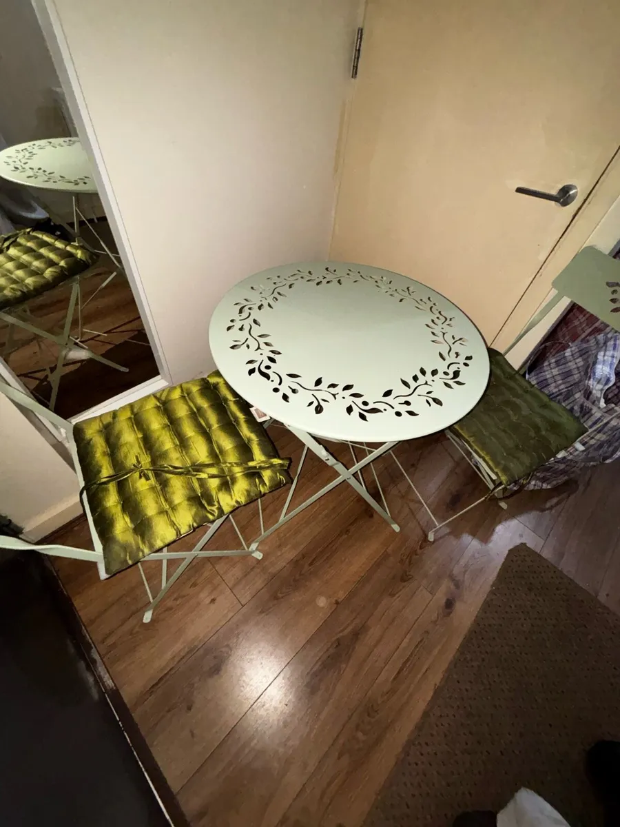 Table and chair bistro set - Image 2