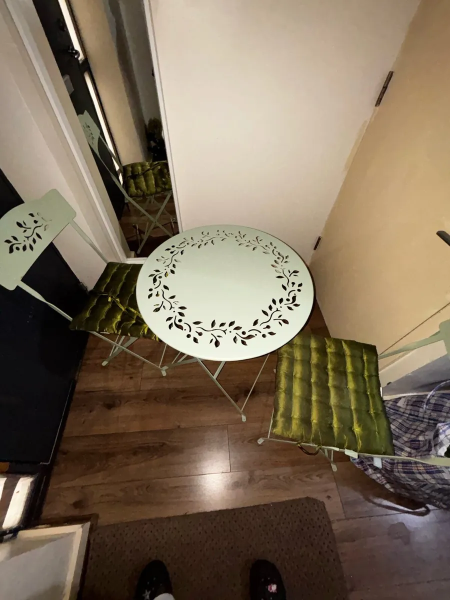 Table and chair bistro set - Image 3