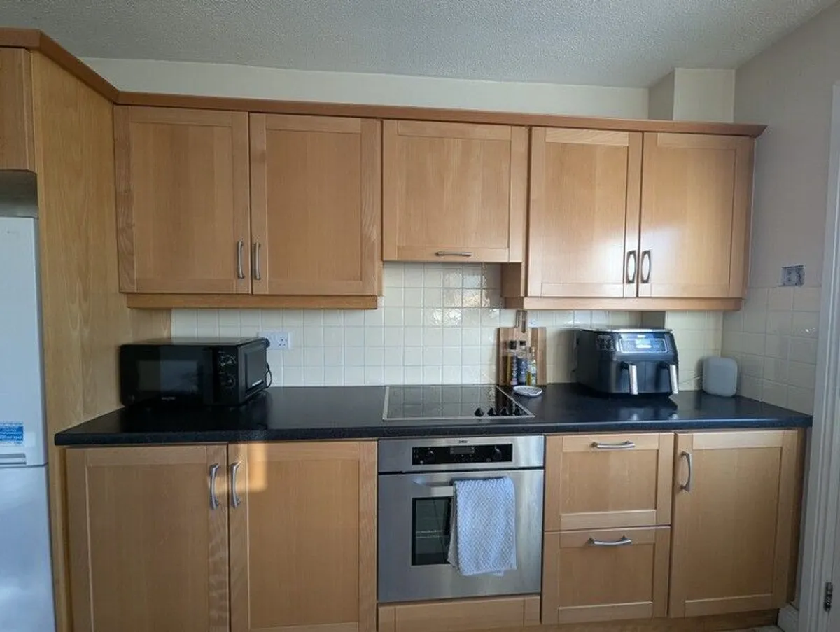 Kitchen (plus Hob, Oven and Sink) - Image 2