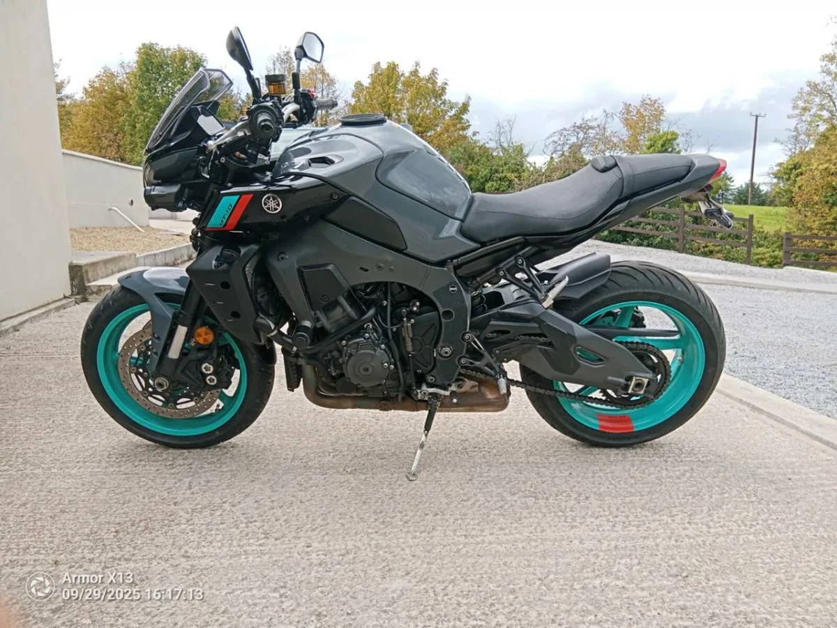 Motorcycle - Image 4