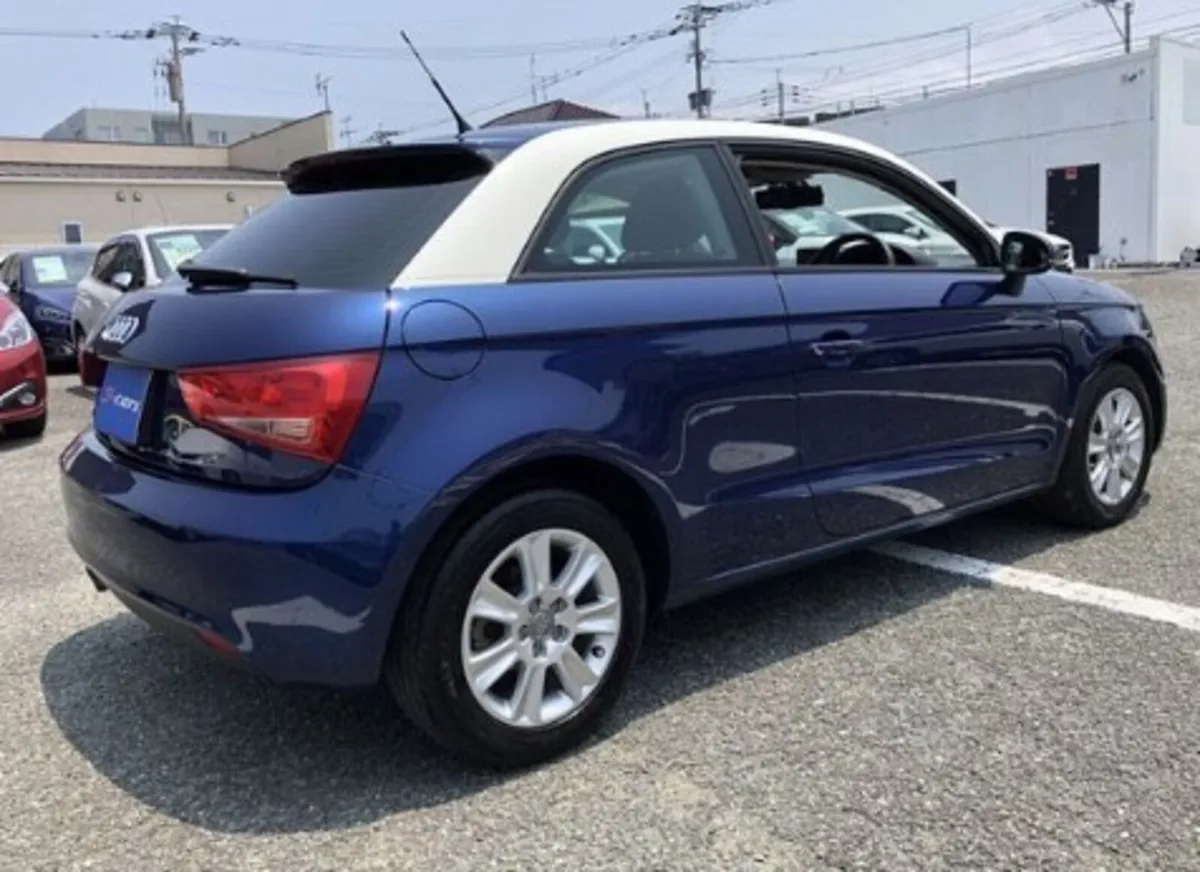 2012 Audi A1 Auto petrol // Warranty - Image 2