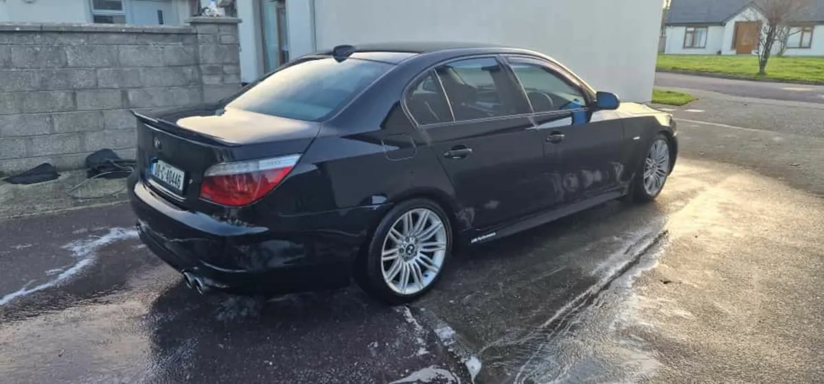 BMW 5-Series 2008 - Image 1