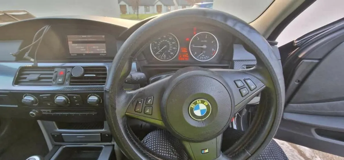 BMW 5-Series 2008 - Image 2