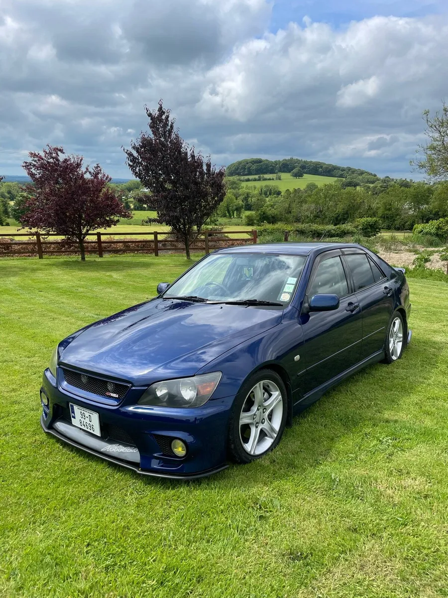Toyota altezza - Image 2
