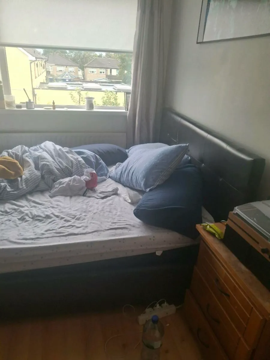 Kingsize bed and matress - Image 2