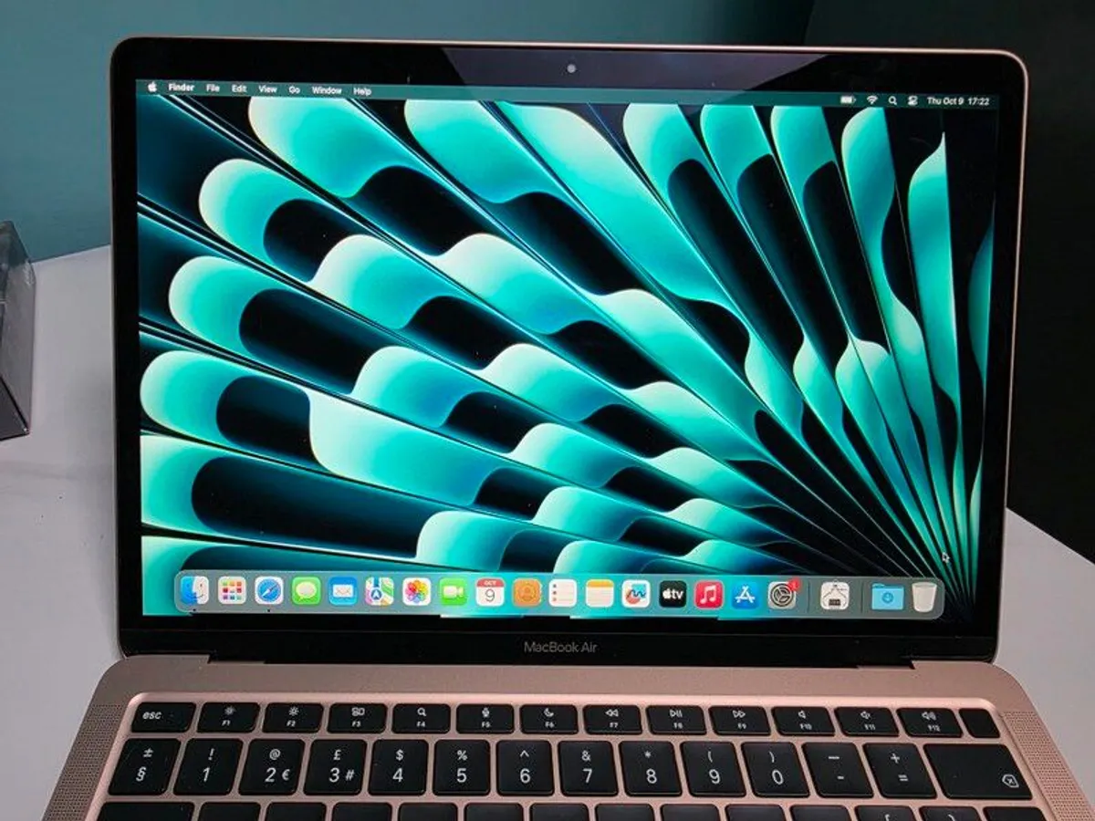 Apple Macbook Air M1 2020 - Image 2