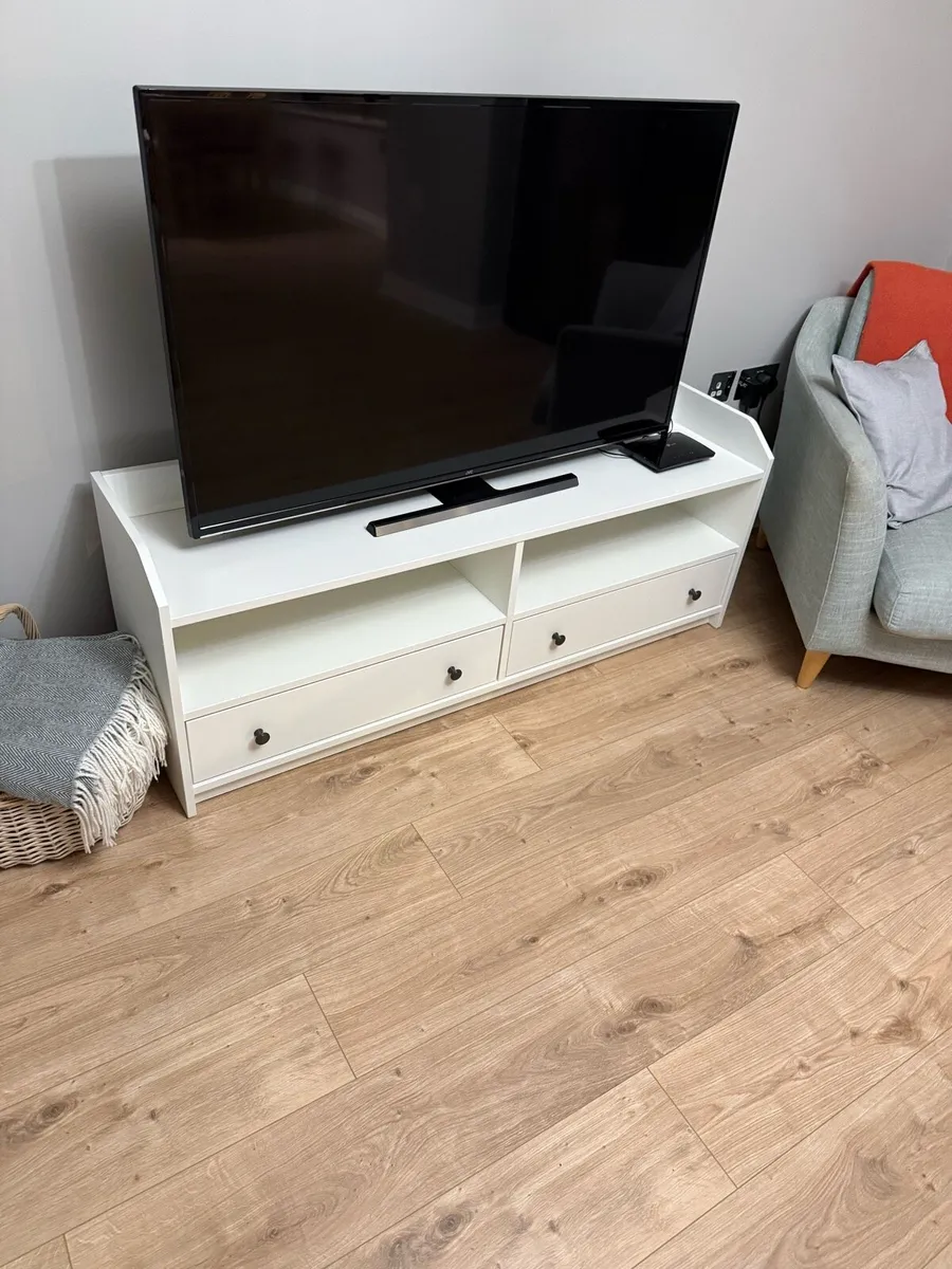 TV stand - Image 2