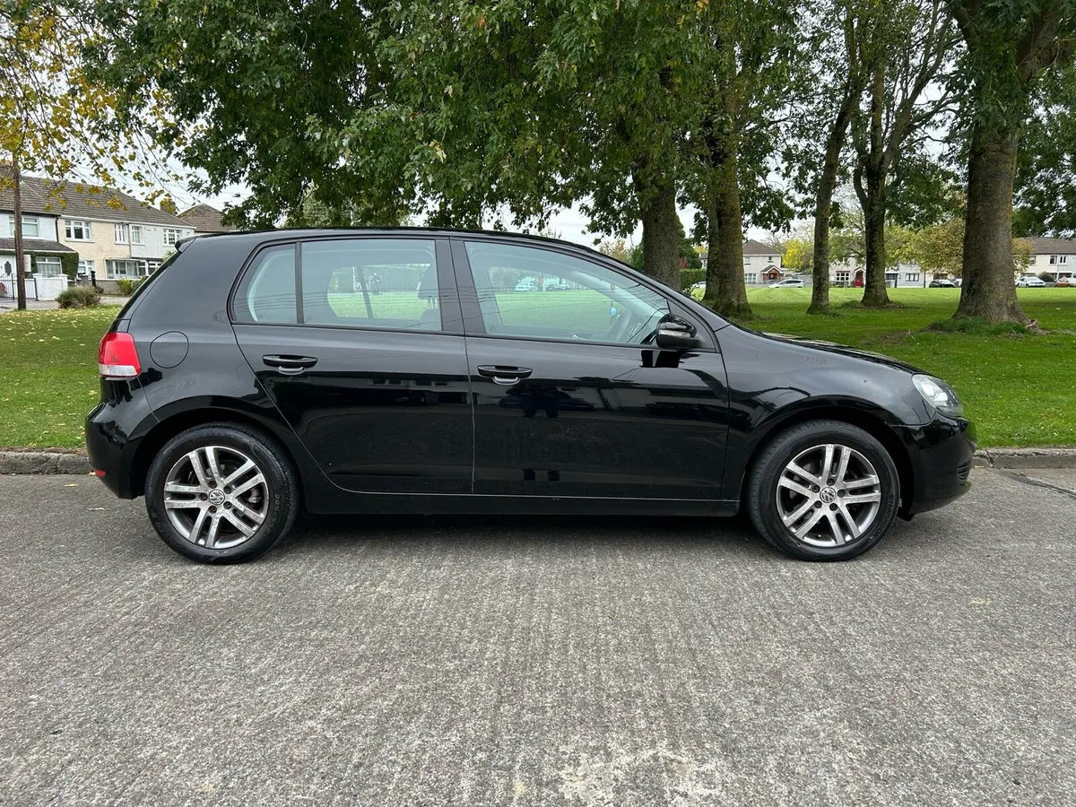 2010 Volkswagen Golf 1.6 TDI // New NCT // €2995 - Image 3
