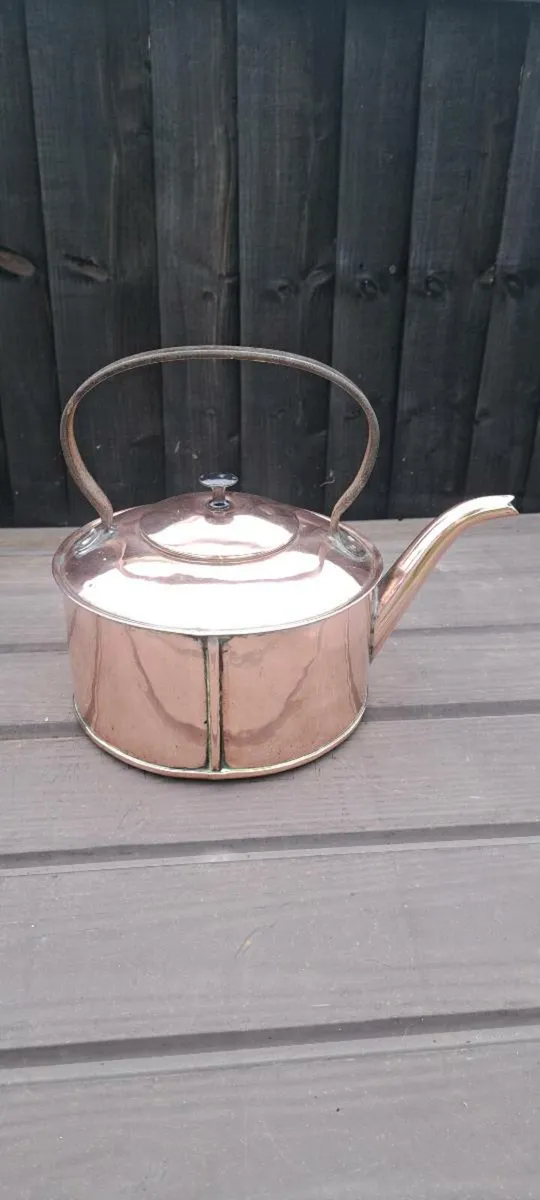 Old copper kettle - Image 1