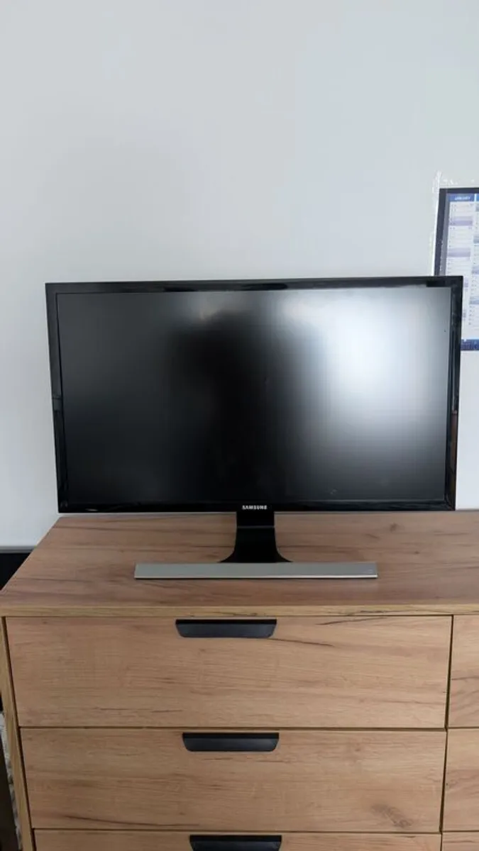 Samsung U28E570D 28" 4K UHD Monitor - Image 1