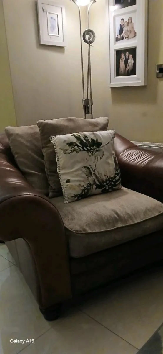 Couch - Image 3